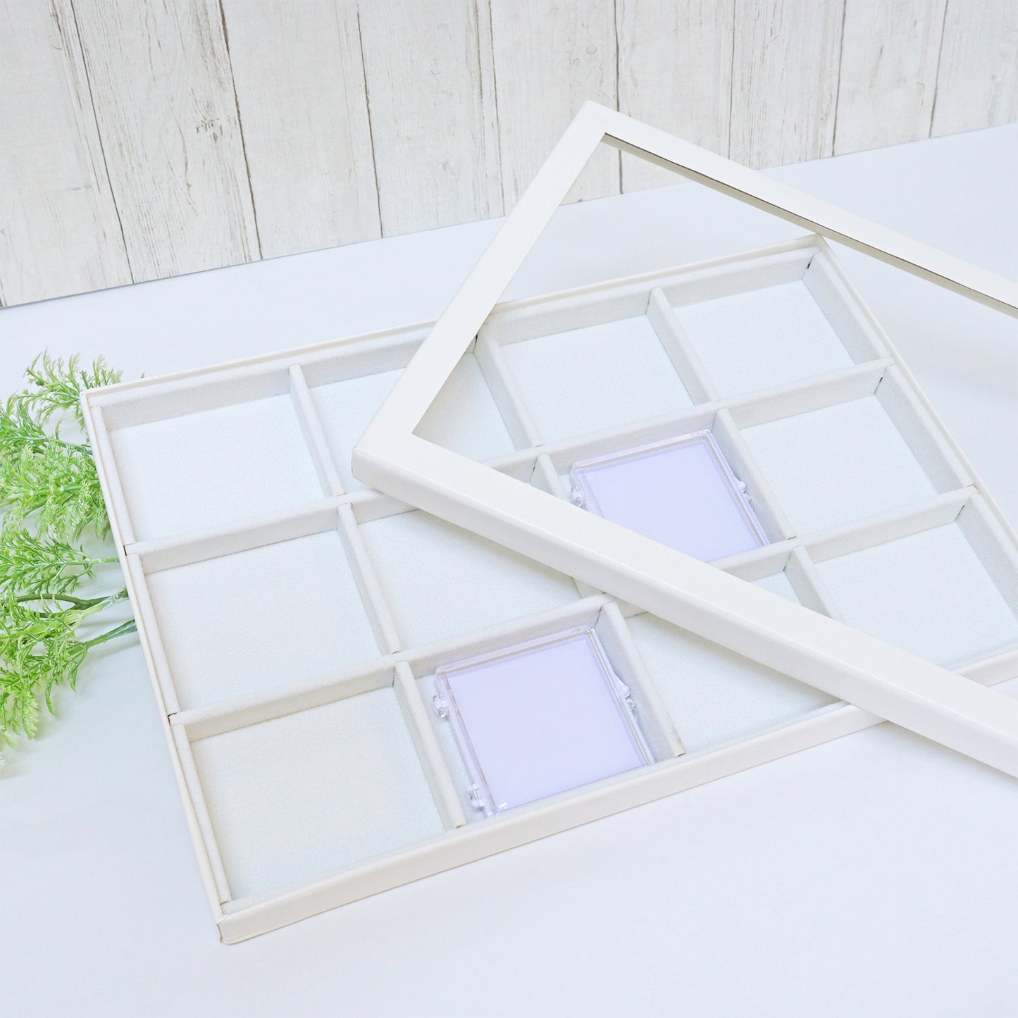 PAPER BOX WITH WINDOW FOR GEL CASE